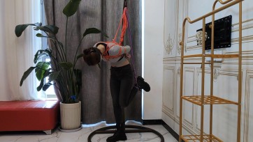 【早见Hayami】174大长腿女生小Y体验，黑牛仔马丁靴，单腿吊，简易驷马，口球，很有气质的小姐姐