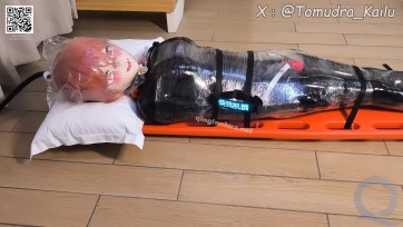 【凯LuLu】【凯璐kigurumi】平板锁胶衣保鲜膜全包，绑带固定到救生担架上，远程遥控真空头套抽气