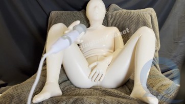 【旺仔小蛮头】肉色乳胶衣女孩