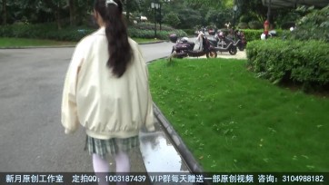 【新月原创】【荷露】第一次尝试镣铐外出 故意吓唬她还是很有趣的