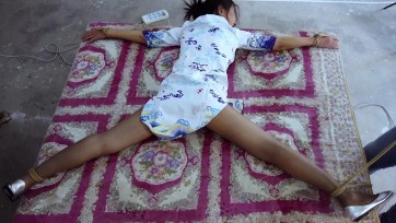 【樱束原创】《房客空姐一下》空姐因为疫情影响，几个月没有工资，被房东催租产生分歧，房东一怒之下将空姐打晕，准备好好惩治一下她.....