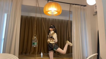 【FXX】【甜心少女】硬核道具强势回归无内白丝 单腿股绳吊水桶 内入小象鼻 P机循环强高 憋气挑战