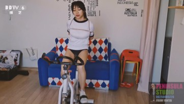 【半岛束艺台】【校】【堵】【股】【蒙】身体是捆绑的本钱，中国6线演员虞瑾儿口球股绳蒙眼健身