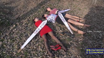 【一绳有你】【刑场陌路】驱车荒郊野外五花大绑脚镣走向刑场的梅馨月梅小然田娇三美女