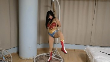 【JS】新模【李然】《诱捕神奇女侠2》Part1 胸大无脑的女侠被套路束缚无法挣脱遭对方单腿吊绑玩弄/TD刺激