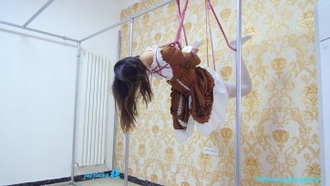 【倔强】伊伊lo裙全程吊缚折磨