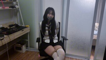 【wokunle】困困三十一弹，被绑成二郎腿坐在椅子上的折磨