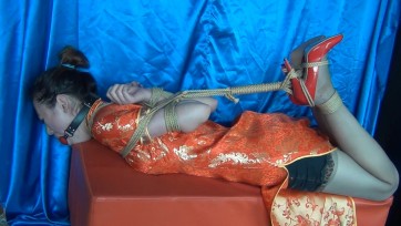 【真实经典】美女妍妍旗袍驷马攒蹄捆绑挣扎体验