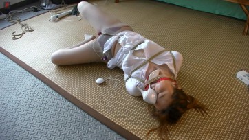 【绳之韵】人妻绳奴诗韵，男士衬衣、超薄肉丝包裹下的曼妙少妇胴体，绳捆索绑、跳跳塞入+高频棒，口球口水+臭鞋封口鼻耻辱TJ游戏，沉沦在绳艺世界的诗韵倾情演绎另类的少妇风情，下集