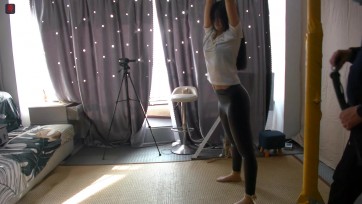 【绳之韵】豆豆，远程玩偶第二集，刑架下的人形玩偶，分腿固定吊、假JJ塞入、鞭胸、鞭因、虐足、TK、玩胸，陌生人的远超遥控TJ现场实录