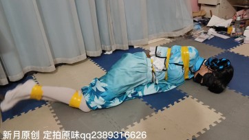 【新月原创】【雨薇】被绑架的西施妹子+胶带捆绑白丝大长腿 蒙眼堵嘴呜呜求救激烈挣扎～