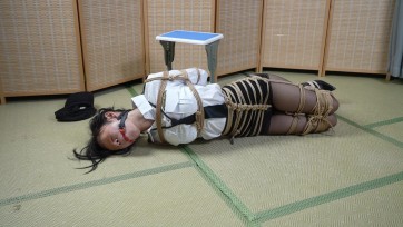 【象人工作室】【紧缚挑战第一期】【嗷嗷】白色女搜查官制服，绳索束腰紧密捆绑！看完绝对不会失望！后续放过程！