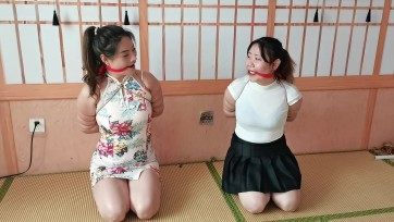 【一绳所爱】刘青青和佩琪五花大绑戴着口球艰难的聊天