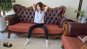 【一往情深】催眠定身大尺度私拍《随便被我射的瑜伽妹》