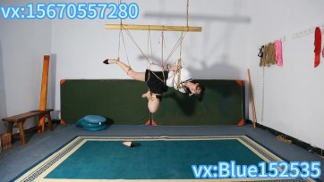 【山鬼工作室】18岁女高生侧吊，被水弹击打，挠痒，无法反抗，又从中找到了欢乐愉快的乐趣，享受其中