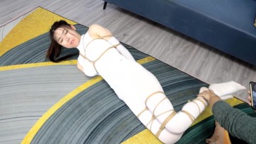 【得意客】《开门遇上密集捆绑神秘白丝御姐还不给解缚》双层白丝连指手套 双层白丝裤袜 白丝紧身衣 密集捆绑多重堵嘴 奇怪白丝御姐