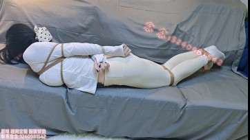 【司念念】瑜伽裤白棉袜捆绑 丝袜勒嘴蒙眼 各个姿势挣扎