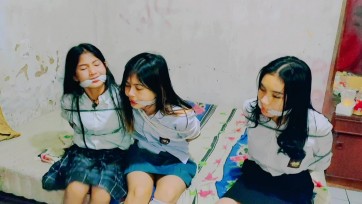 【TiedIndonesia】三个被绑架的JK学生的陷阱，这三个朋友被一个绑架团伙困住了。他们把这些美丽的女孩绑在一个房间里，并喷洒了阿芙洛狄克气体。他们被迫逃跑，否则就永远成为奴隶