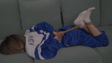 【象人工作室】嗷嗷-校服捂嘴，丝袜套头，驷马写字