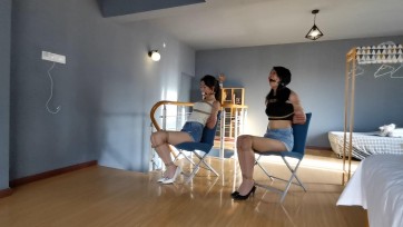 【奥特曼】把两个妹子绑到椅子上，口水会留下来吗？