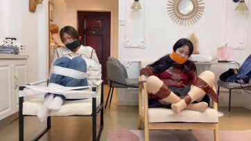 【默示录】妆后的小丹，与好友的捆绑~